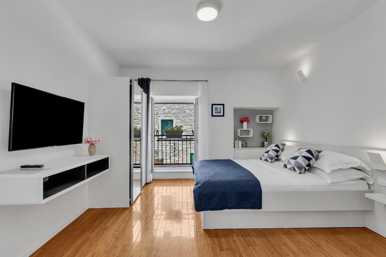 Luxury City Center Apartments Макарска Екстериор снимка