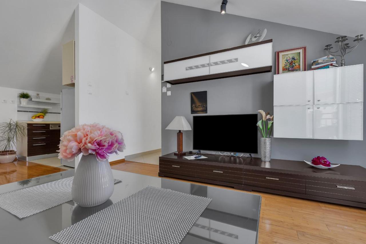 Luxury City Center Apartments Макарска Екстериор снимка