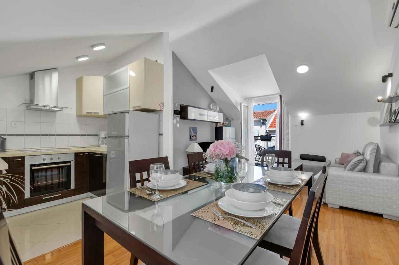 Luxury City Center Apartments Макарска Екстериор снимка