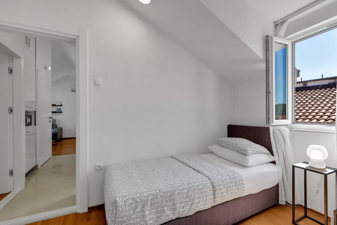 Luxury City Center Apartments Макарска Екстериор снимка