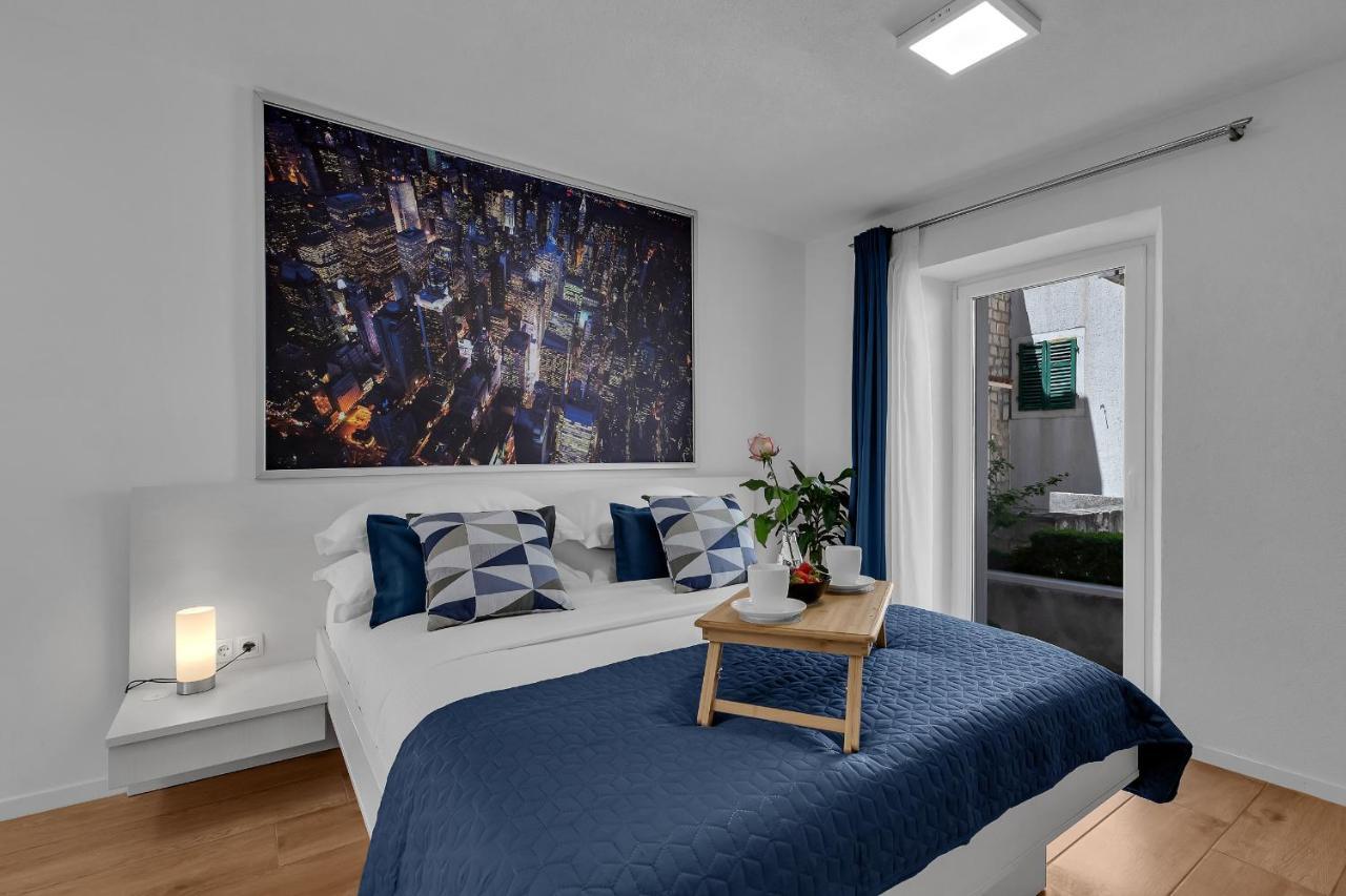 Luxury City Center Apartments Макарска Екстериор снимка