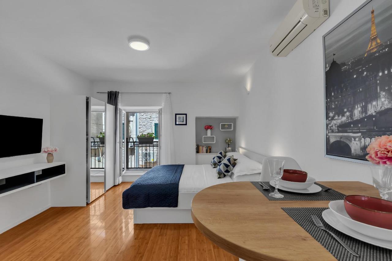 Luxury City Center Apartments Макарска Екстериор снимка