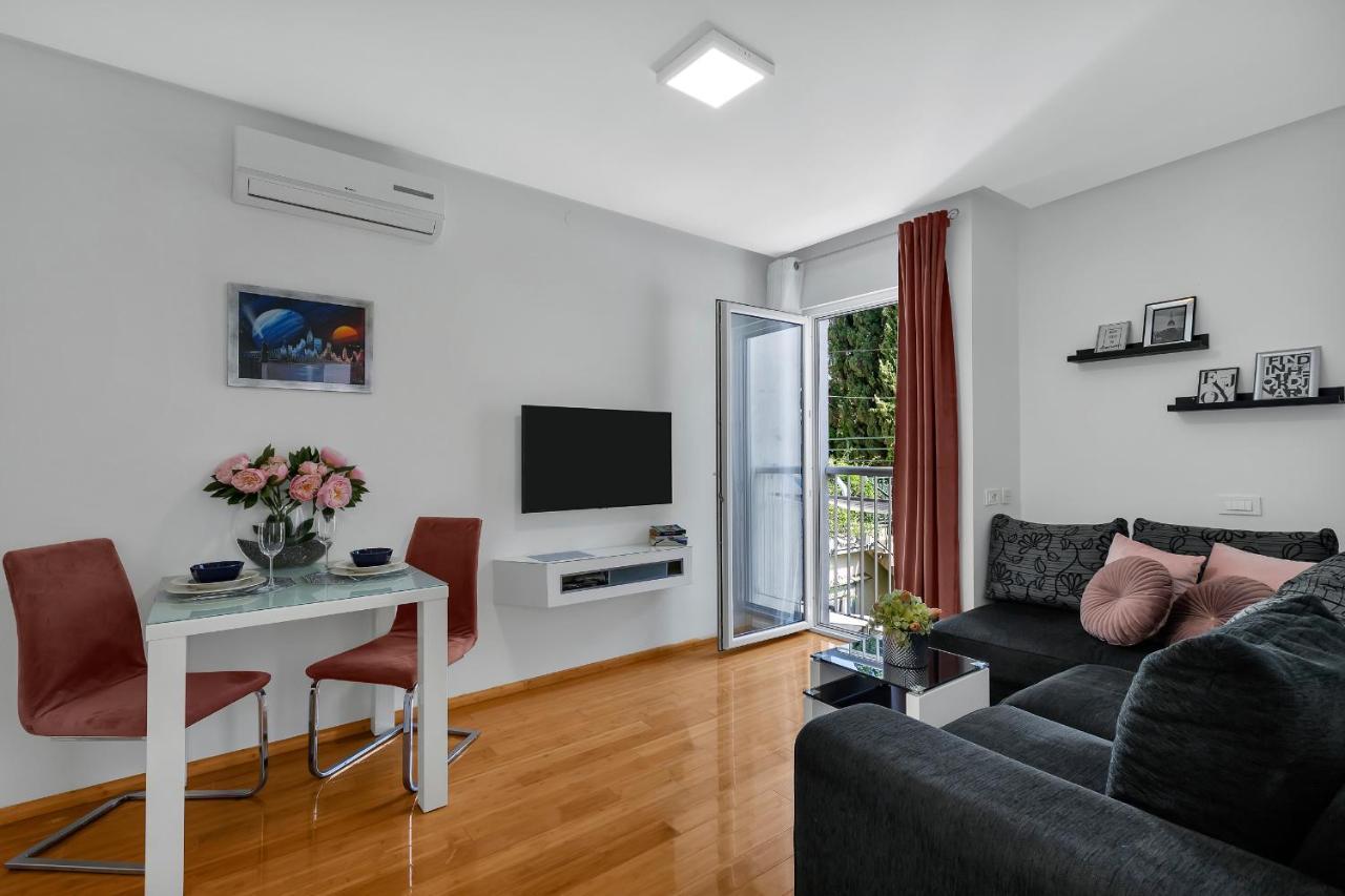 Luxury City Center Apartments Макарска Екстериор снимка